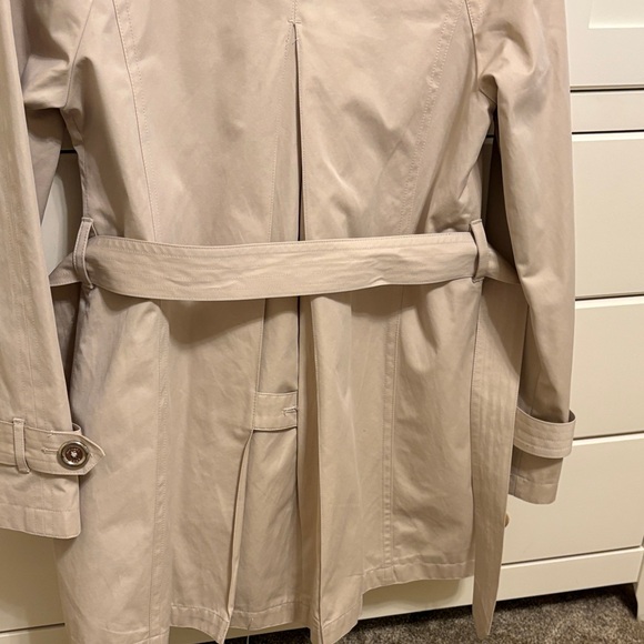 Misses MICHAEL Michael Kors Classic Tan Trench Coat, size Small, NWOT - Picture 4 of 5